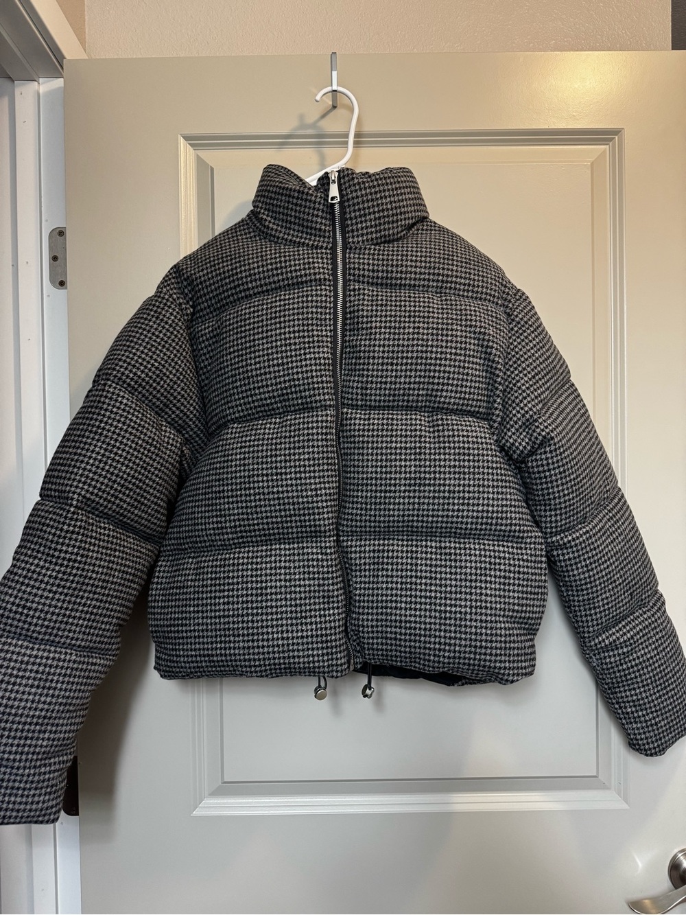 Houndstooth Puffer Jacket - Black & Gray